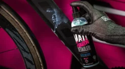 Muc-Off Matt Finish Detailer, 250ml -Specialized Salgsbutik HIGHLIGHT 1 Matt Finish Detailer 0c092608 f881 4f41 8c9e 12f7ecdd6b61 950x crop center