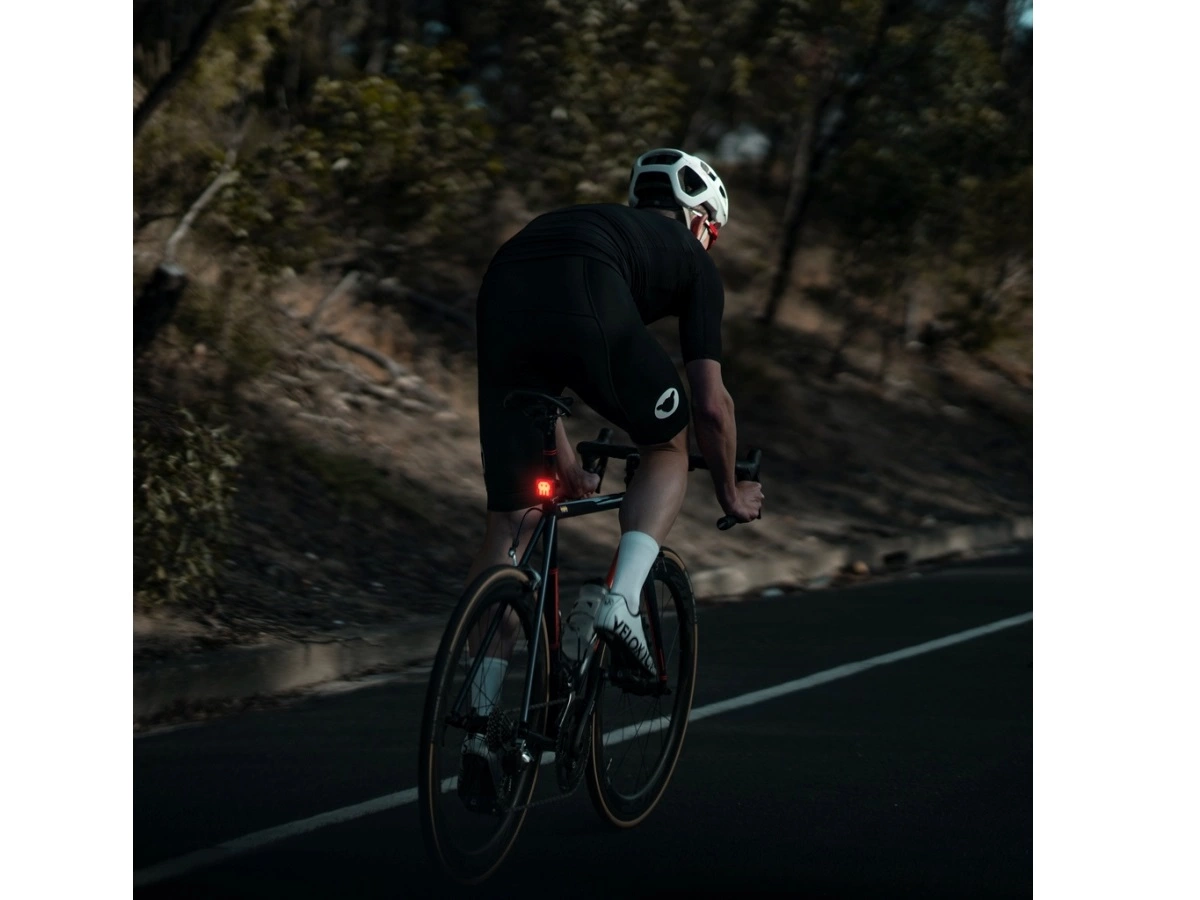 Knog Blinder Skull Genopladelig Baglygte, 100 Lumen 4 Knog Blinder Skull Genopladelig Baglygte, 100 Lumen - Billede 2